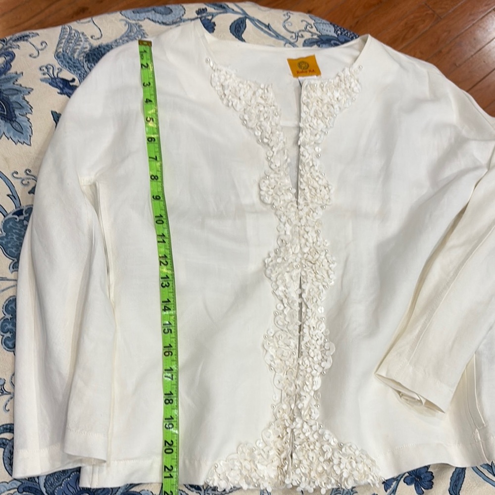 Ruby Rd. White Embellished Linen Jacket. - Picture 3 of 3